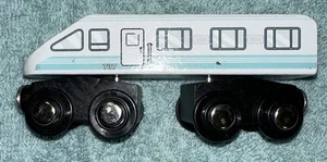 MAISON JOSEPH BATTAT ☆ Magnetic Wooden Train ☆ White Passenger Locomotive - Picture 1 of 9