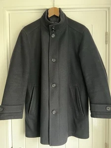Hugo Boss Men’s Navy Coat - Size 36R (fits like a 38) - Picture 1 of 8