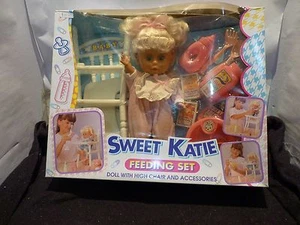 VINTAGE OLD SWEET KATIE DOLL FEEDING SET WITH HIGH CHAIR AND ACCESSORIES - Picture 1 of 8