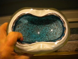 Cuenco de cristal artístico italiano de Murano de colección, cenicero pesado blanco y azul capri/oro - Imagen 1 de 2