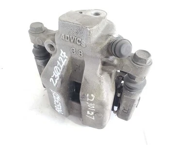 Pinza de freno trasera derecha OEM 2017 2018 Lexus ES350 Foto 1 de 4