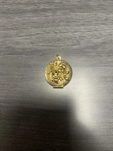 Sunflower Whimsical Flower Etched Round Locket Gold tone Vintage Pendant - Picture 1 of 4