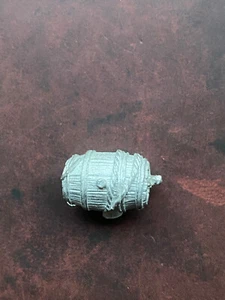 Games Workshop Citadel Warhammer Fantasy Bretonnia Gui le Gros Wine Barrel RARE - Foto 1 di 2