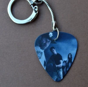 The Walking Dead Guitar Pick Keychain - Picture 1 of 2