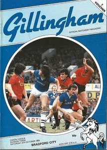 Football Programme>GILLINGHAM v BRADFORD CITY Oct 1984 - Picture 1 of 1