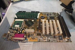 CHAINTECH CT-6BJM0-F100A V4.0 Socket 370 Motherboard, 5xPCI, 2xISA+800MHz+384Mb - Picture 1 of 8