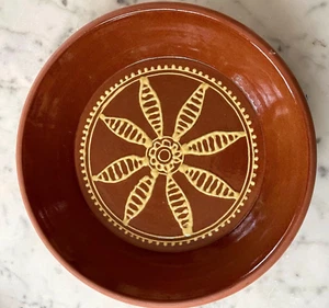 Handmade Primitive Redware Pottery Baking Dish Slipware Leaf Design 9" Signed - Picture 1 of 4