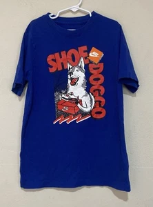 Nike Logo Boy's T-Shirt Shoe Doggo Crew Neck Blue Sz Medium Swoosh - Picture 1 of 4