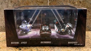 Hot Wheels Batman 1966 TV Series Batgirl Cycle Batmobile Batcycle SDCC Exclusive - Picture 1 of 5