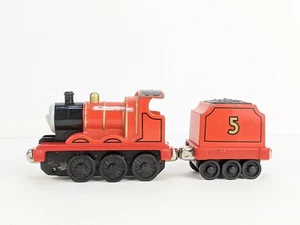 Thomas The Train Die Cast Metal James And Tender 2002 - Picture 1 of 5