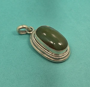 Vintage 925 Sterling Silver Green Jade Oval Pendant 25.9g - Picture 1 of 3