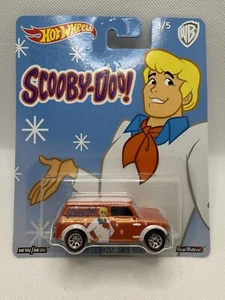 HOT WHEELS Scooby-Doo! Fred ‘67 Austin Mini Van 3/5 Real Riders Die Cast Metal - Picture 1 of 7