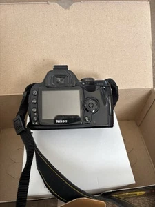 Nikon D60 Digital DSLR Camera (AF-S DX Nikkor 18-55 mm f/3.5-5.6) - Picture 1 of 3