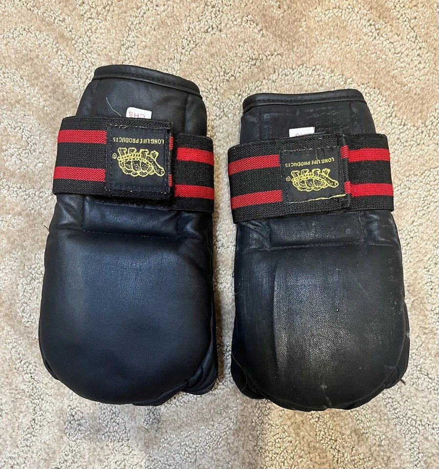 Guantes de entrenamiento de artes marciales de cuero negros para niños   Foto 1 de 4