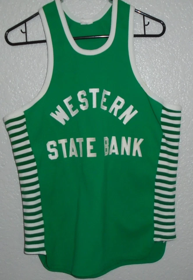Camiseta de baloncesto verde usada vintage años 70 grande (mediana) Foto 1 de 2