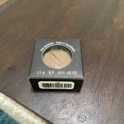 MAC Eye Shadow single SOBA Satin .05oz / 1.5g - New In Box - Image 1 of 3