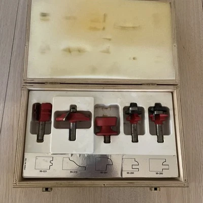 Freud 94-100 Juego de brocas de enrutador de puerta de gabinete de panel elevado de 5 piezas caja de madera Italia P Foto 1 de 4
