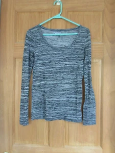 Women's MUDD Lightweight Tee Shirt Black & White Striped Long Sleeve Size M - Picture 1 of 4