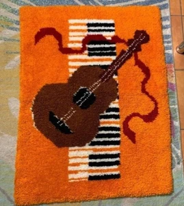 Vintage  Latch Hook Rug 1970s Guitar Musical Theme Wall Art Washable 34" x 27" - Picture 1 of 7