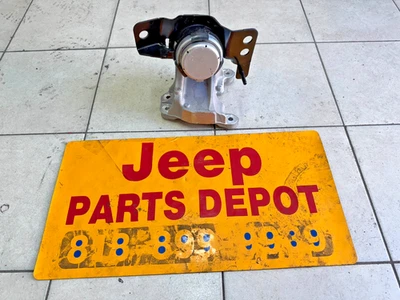 2021 2025 JEEP WRANGLER JLU JL 3.6L LEFT DRIVER SIDE MOTOR MOUNT W/ BRACKET OEM - Image 1 of 4