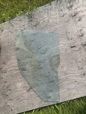 2001 Suzuki Grand Vitara Left Front Door Glass Brand NEW OEM - Image 1 of 3