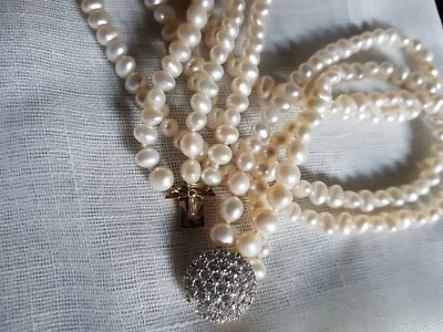 COLLIER TRE FILI PERLE BIANCHE ACQUA DOLCE NATURALI CHIUSURA ORO 18K ZIRCONI - Immagine 1 di 4