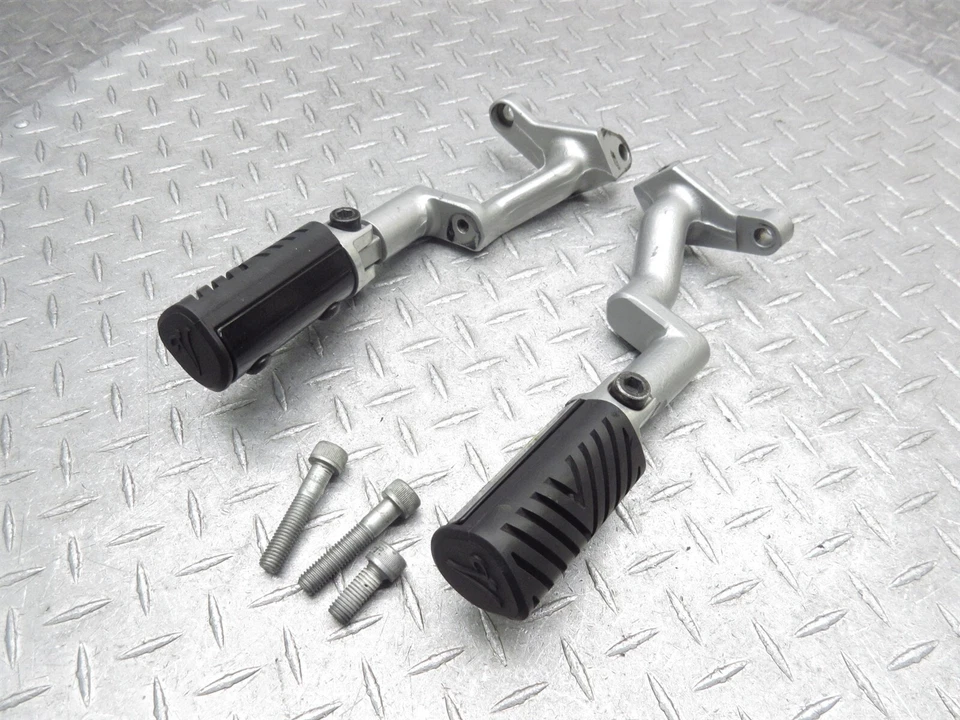 99-03 Victory Classic Cruiser V92 2003 pie trasero pasajero clavija reposapiés izquierdo derecho Foto 1 de 4