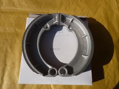 Zapatillas de freno MZ. Grande.MZ ES, TS delantero y trasero. MZ ETZ 250 251 trasero.   MZ004.  Foto 1 de 2