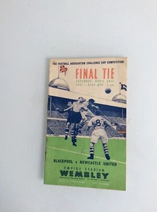FA CUP FINAL 1951 BLACKPOOL V NEWCASTLE UNITED PLAYED AT WEMBLEY - Picture 1 of 3