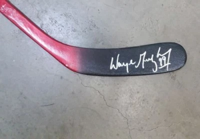 WAYNE GRETZKY rare auto'd red TPS stick Phoenix Coyotes 2005-09 coaching career - Image 1 of 4