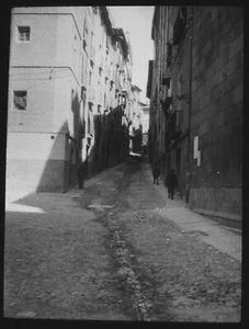 STREET IN TOLEDO SPAIN C1930 PHOTOGRAPH Magic Lantern Slide VINTAGE - Picture 1 of 3