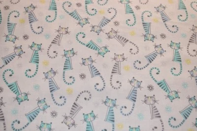 Benartex, Adoráveis Tigres Azul-petróleo e Branco, Gatos Fofos em Tecido de Algodão, Vendido por - Imagem 1 de 4