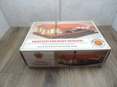 Bachmann Lighted Freight Station No. 46216 HO - Image 1 of 4