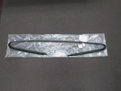 BMW Z8 E52 2000-2003 moldura de parabrisas 51318232618 Foto 1 de 4