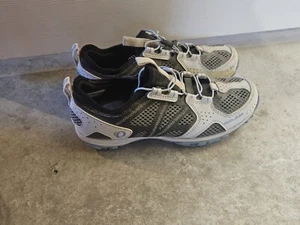 Pearl Izumi White Blue Cycling Shoes Size 40 U.S 8 Biking Riding Athletic Active - Picture 1 of 4