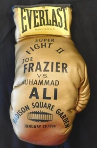 Muhammad Ali Vs Joe Frazier Super Fight II Commemorative Everlast Golden Glove - Picture 1 of 8