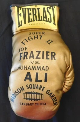 Guante de Oro Conmemorativo Everlast Muhammad Ali Vs Joe Frazier Super Fight II Foto 1 de 4