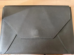 Senreve Envelope Laptop Sleeve in Green Leather For 13" Laptops Housse Cuir Vert - Photo 1/8