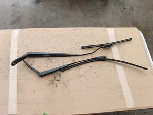 CITROEN DS3 FRONT PAIR OF WIPER ARMS LEFT & RIGHT 9683829080 9683828680 - Picture 1 of 4