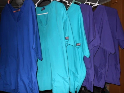 Cherokee V-Neck Scrub tops, XL, pre-owned - Image 1 of 3