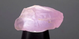 ★★ RARE !! QUARTZ ROSE BRUT DU BRESIL : 74,61 CARATS ★★ P489.154t - Imagen 1 de 2
