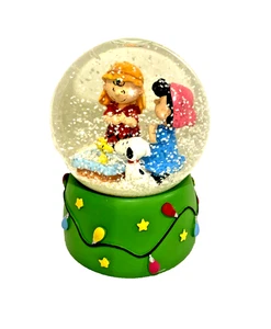 Abt. 56 Krippe Schneekugel Peanuts 2012 "Das Weihnachtsspiel" RAR Neu in OVP - Bild 1 von 11