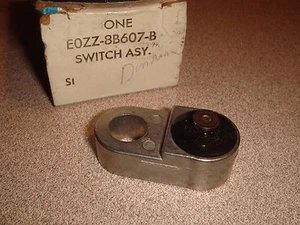 NUEVO INTERRUPTOR DE TEMPERATURA VENTILADOR DE REFRIGERACIÓN MUSTANG FORD 1980-86 ASY - NUEVO DE LOTE ANTIGUO - Imagen 1 de 1