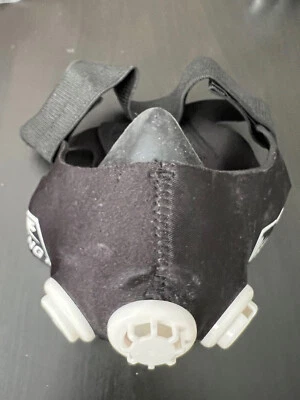 Elevation Training Mask 2.0 sz Medium High Altitude Work Out Equipment Breathing - Image 1 of 4