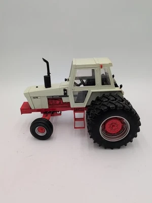 1/16 Ertl Farm Toy Case  Agri King  1370 Tractor Dealer Edition  - Image 1 of 4