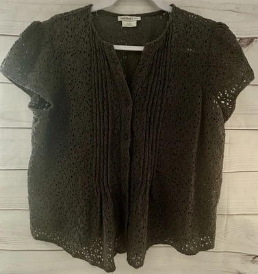 Blusa feminina VAN HEUSEN STUDIO XL cinza renda plissada frontal SS em excelente estado usado - Imagem 1 de 4