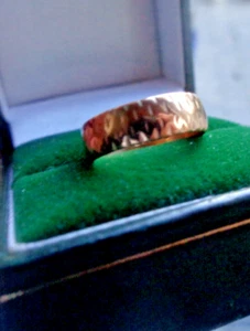 9ct Yellow Gold Wedding Ring Patterned Band Vintage h/m 1960 London - size i / j - Picture 1 of 6