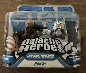 Star Wars Plo Koon and Captain Jag 2008 Galactic Heroes Blue Cardback Variant 25 - Picture 1 of 3
