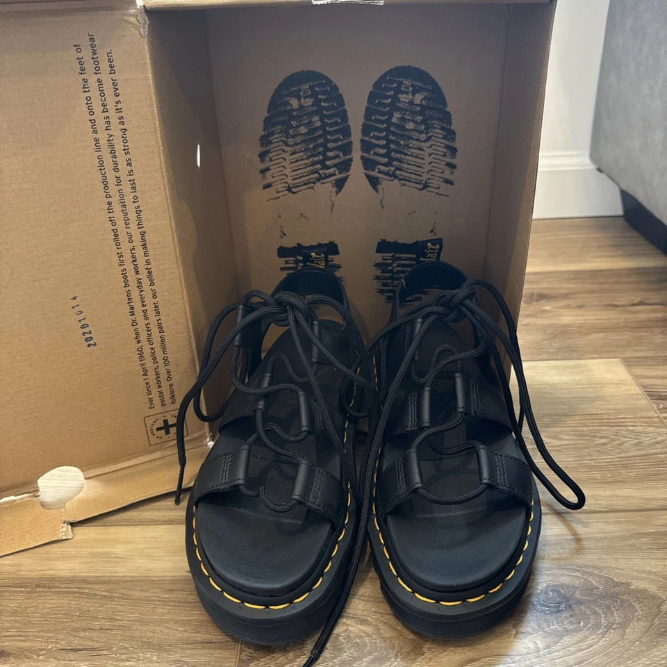 Dr. Martens Women's Nartilla Sandals Black Size 6.0 4nxo