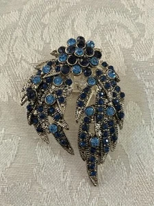 Vintage Silver Tone Feather Flower Blue Rhinestone Brooch Pin - Picture 1 of 11